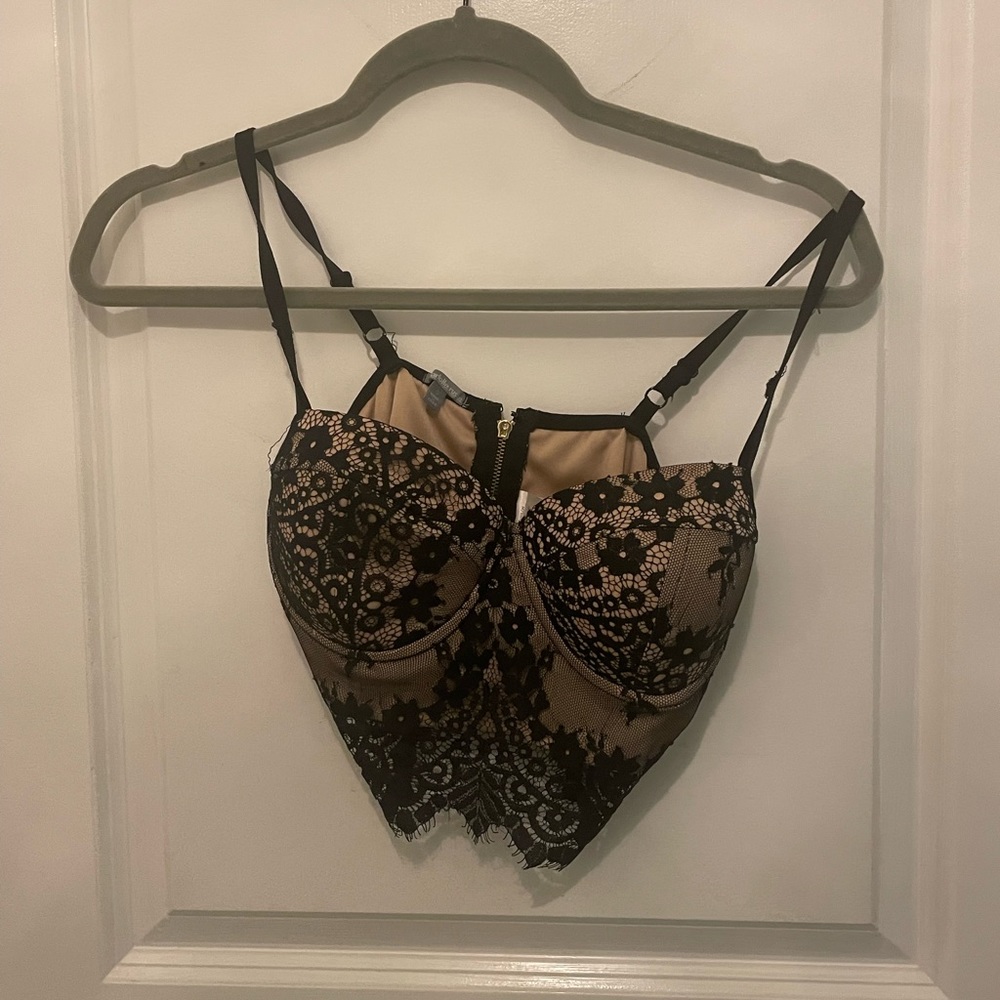 Black lacy bustier top size m